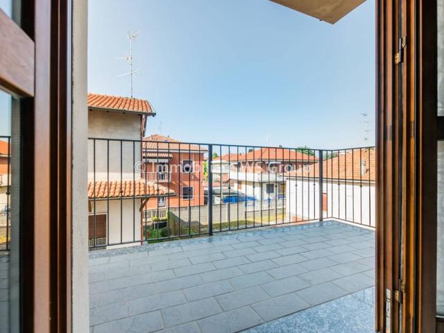 Appartamento in vendita a Biassono, Lombardia