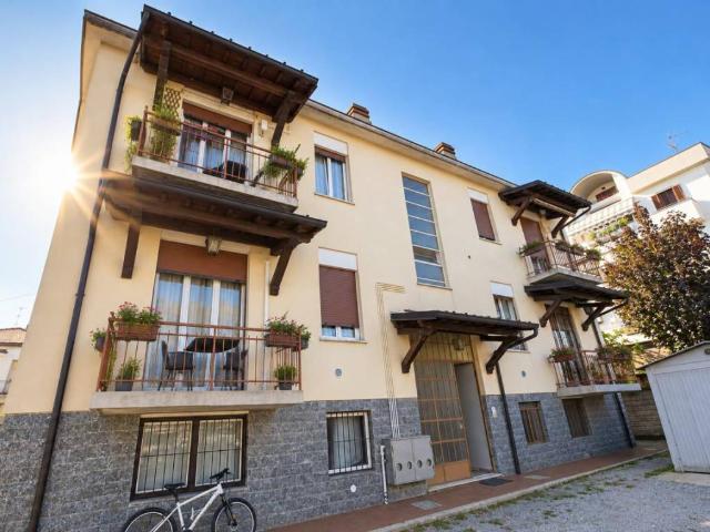 Appartamento in vendita a Biassono, Monza e della Brianza