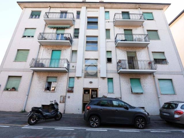 Appartamento in vendita a Biassono, Lombardia