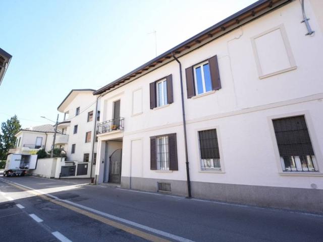 Appartamento in vendita a Biassono, Lombardia