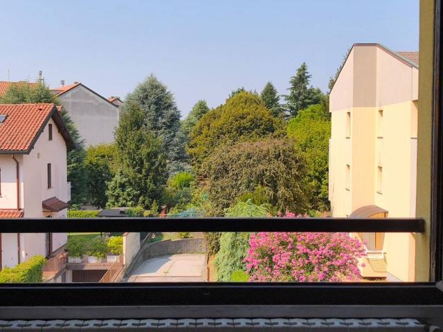 Appartamento in vendita a Biassono, Lombardia
