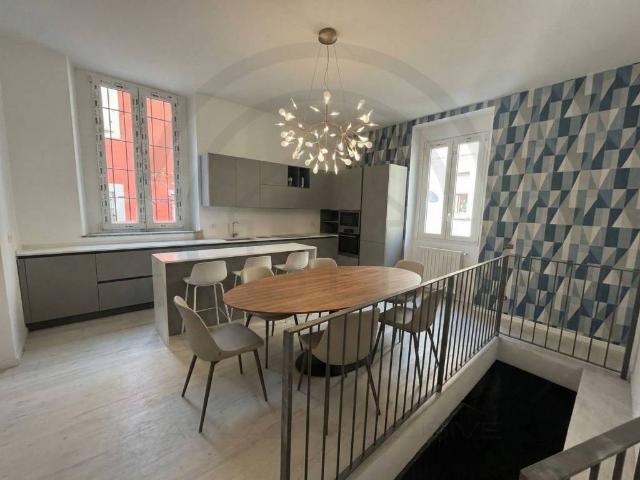 Appartamento in vendita a Biassono, Lombardia