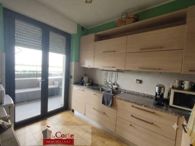 Appartamento in vendita a Biassono, Monza e della Brianza