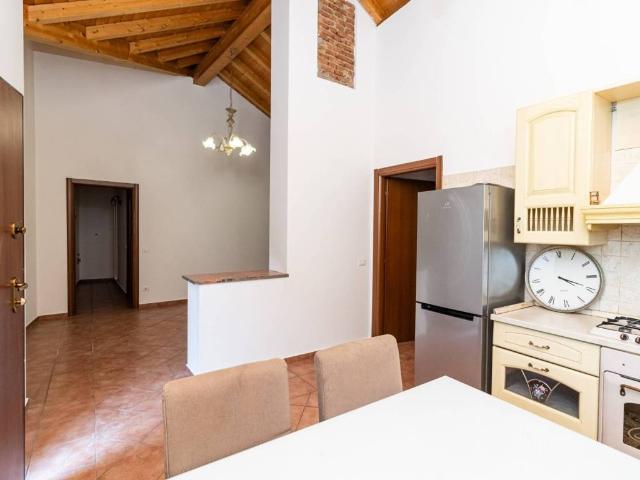 Appartamento in vendita a Biassono, Lombardia