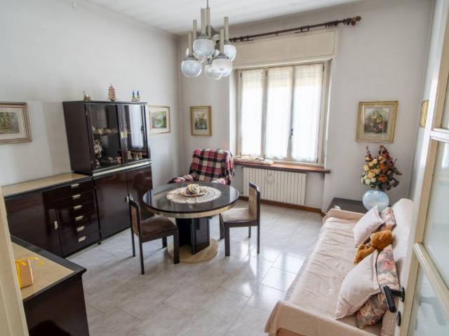 Appartamento in vendita a Biassono, Lombardia