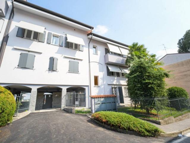 Appartamento in vendita a Biassono, Lombardia