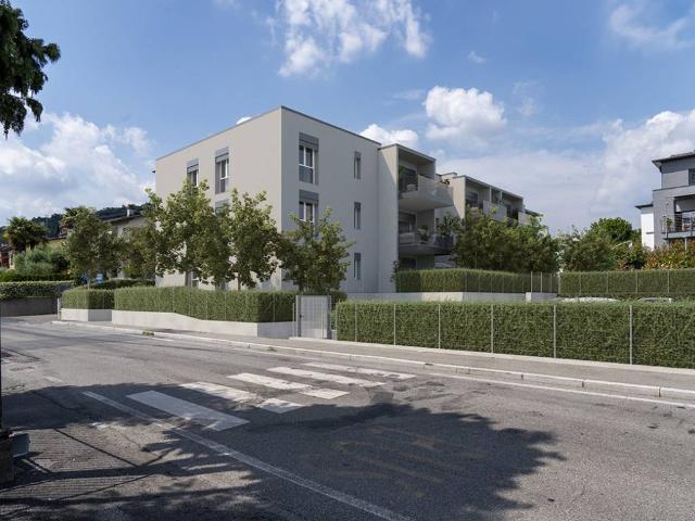 Appartamento in vendita a Bizzarone, Lombardia