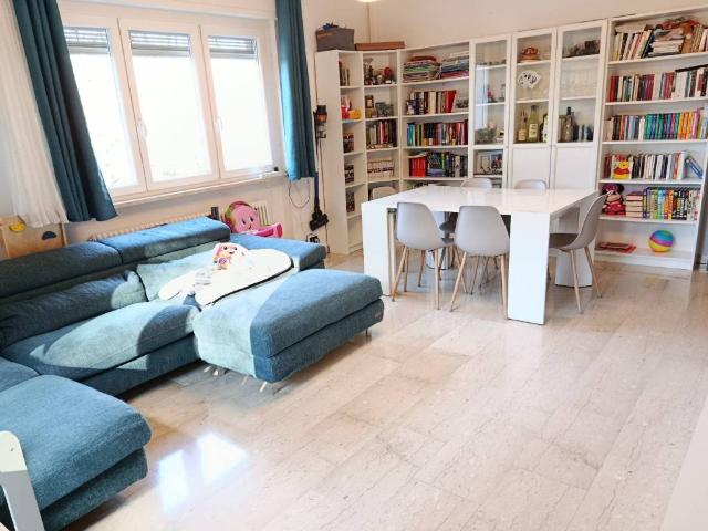 Appartamento in vendita a Bizzarone, Lombardia