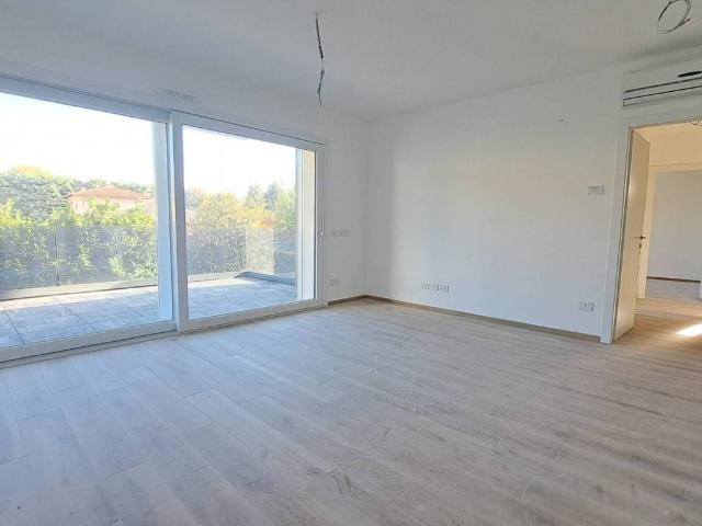 Appartamento in vendita a Bizzarone, Lombardia