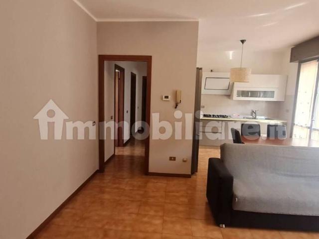 Appartamento in vendita a Bizzarone, Lombardia