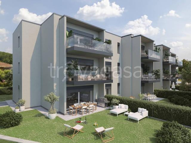 Appartamento in vendita a Bizzarone, Lombardia