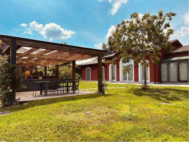 Villa Indipendente in vendita a Piemonte, Novara