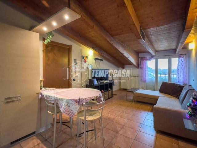 Appartamento in vendita a Bollate, Lombardia