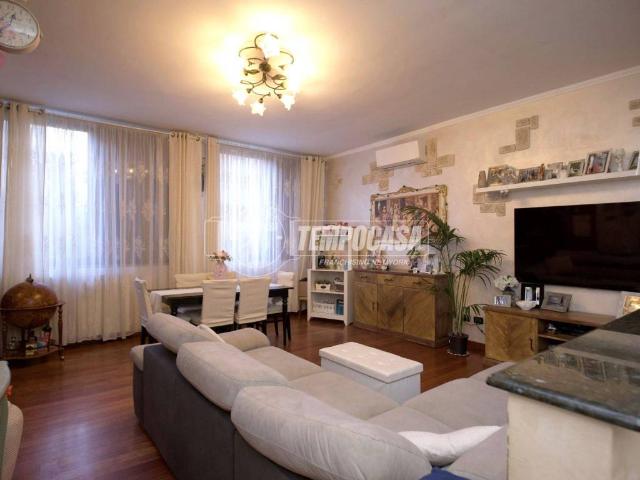 Appartamento in vendita a Cascina Corridori, Bollate
