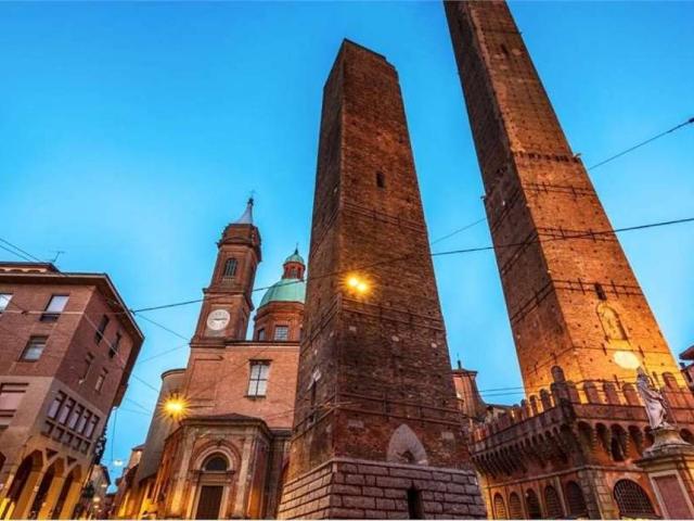 Appartamento in vendita a Bologna, Reggio Emilia