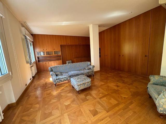 Appartamento in vendita a Porto-Saragozza, Bologna