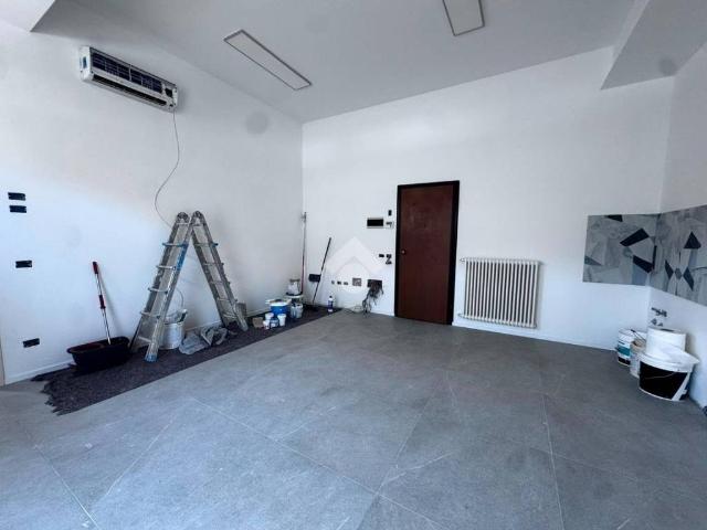 Appartamento in vendita a Boltiere, Lombardia