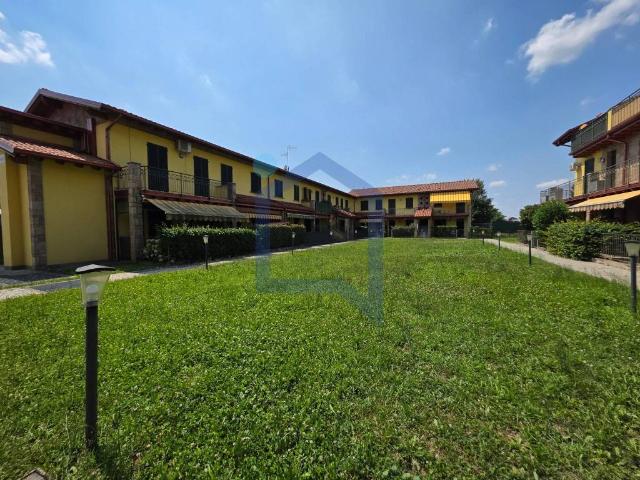 Appartamento in vendita a Boltiere, Lombardia