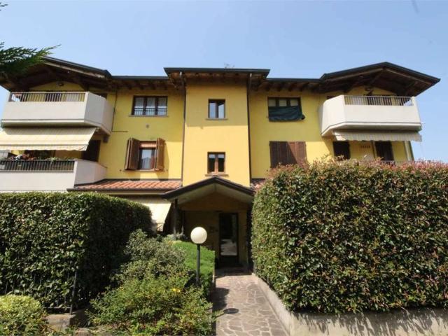 Attico in vendita a Boltiere, Lombardia