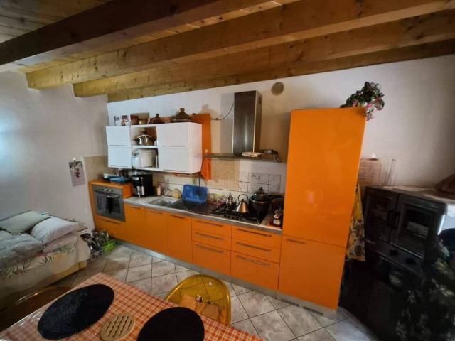 Appartamento in vendita a Bonate Sotto, Lombardia