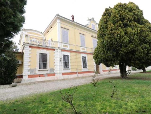 Appartamento in vendita a Bondeno, Ferrara