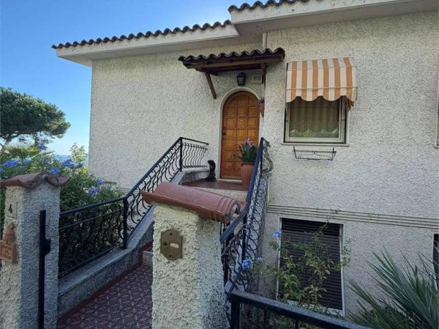 Appartamento in vendita a Bordighera, Liguria