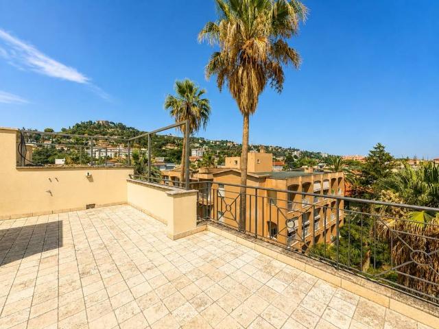 Appartamento in vendita a Bordighera, Liguria
