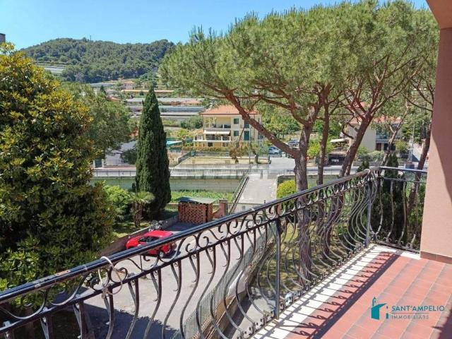 Appartamento in vendita a Bordighera, Liguria