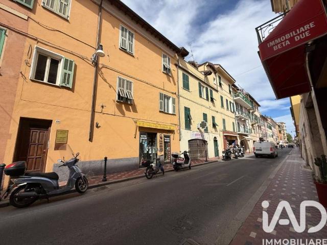 Appartamento in vendita a Bordighera, Liguria