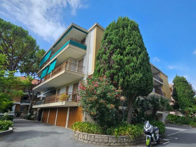 Appartamento in vendita a Bordighera, Liguria