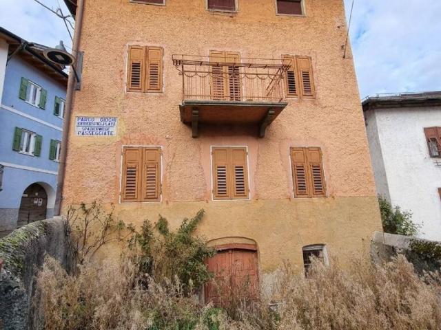 Villa Indipendente in vendita a Comunità della Val di Non, Fondo
