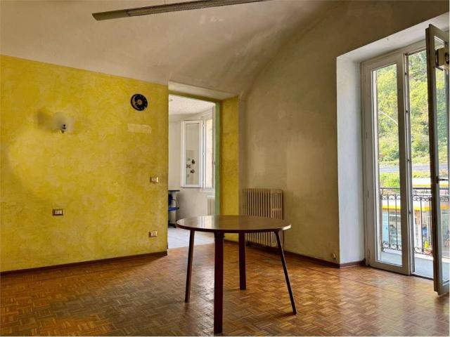 Appartamento in vendita a Borgo San Dalmazzo, Cuneo