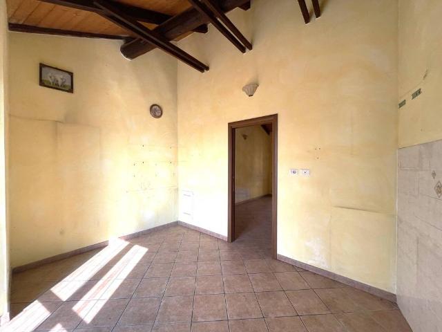 Appartamento in vendita a Borgolavezzaro, Novara