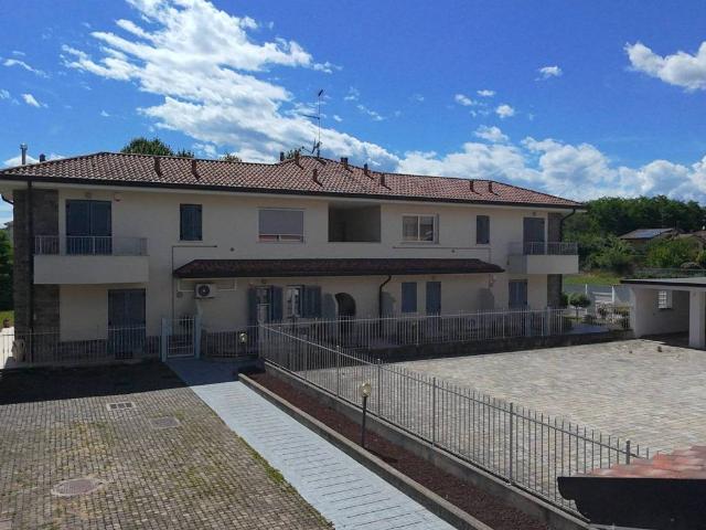 Appartamento in vendita a Borgomanero, Novara