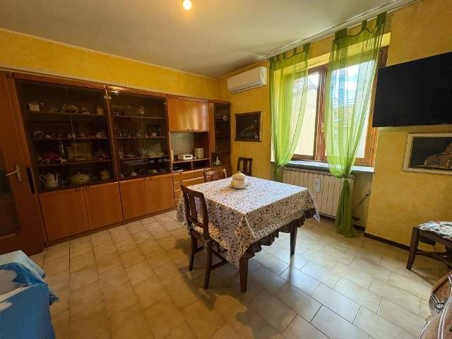 Appartamento in vendita a Borgonovo Val Tidone, Reggio Emilia