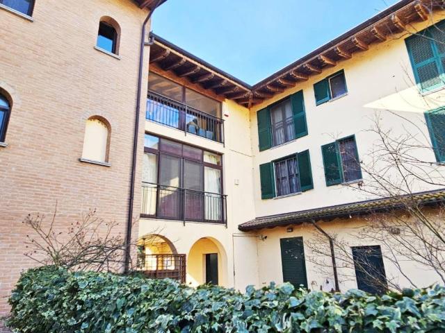 Appartamento in vendita a Bornasco, Lombardia