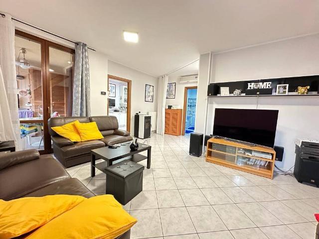 Appartamento in vendita a Bornasco, Lombardia