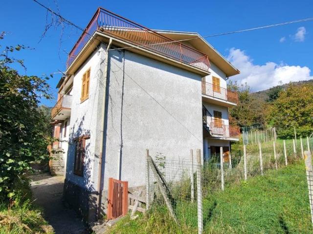 Appartamento in vendita a Malanotte, Borzonasca