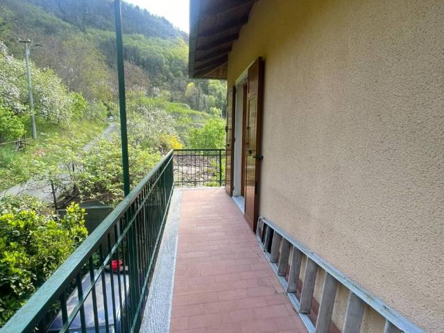 Appartamento in vendita a Borzonasca, Liguria