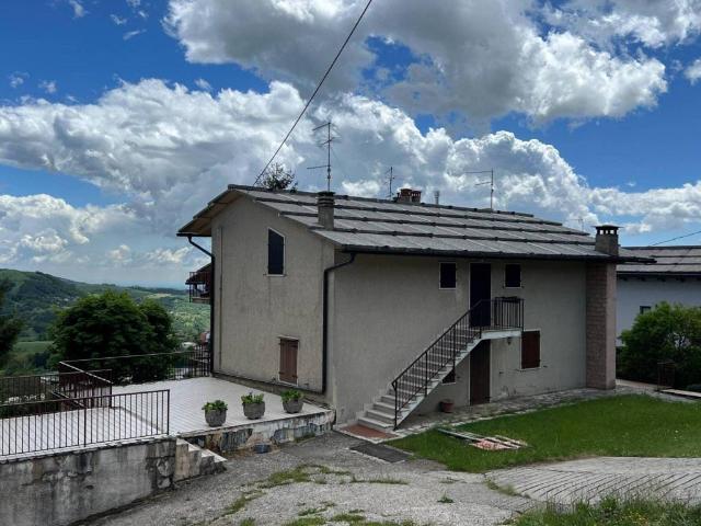Appartamento in vendita a Bosco Chiesanuova, Veneto