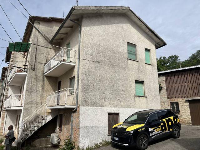 Appartamento in vendita a Bosco Chiesanuova, Veneto