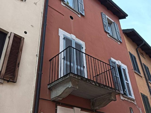 Appartamento in vendita a Garbagnate Rota, Bosisio Parini