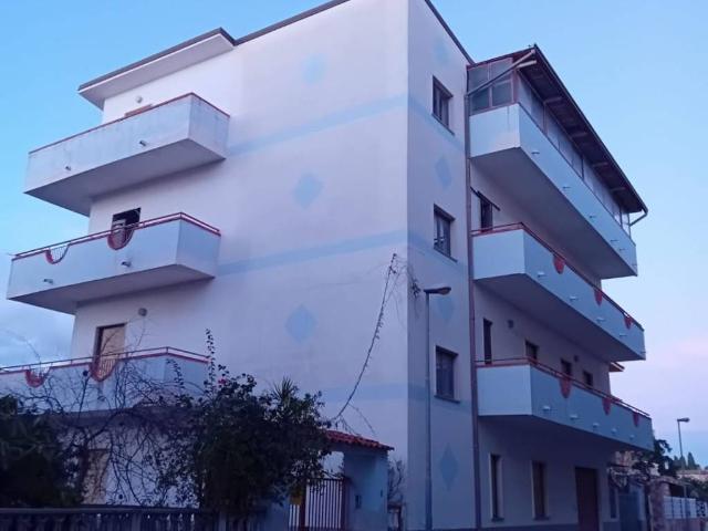 Appartamento in vendita a Calabria, Reggio Calabria