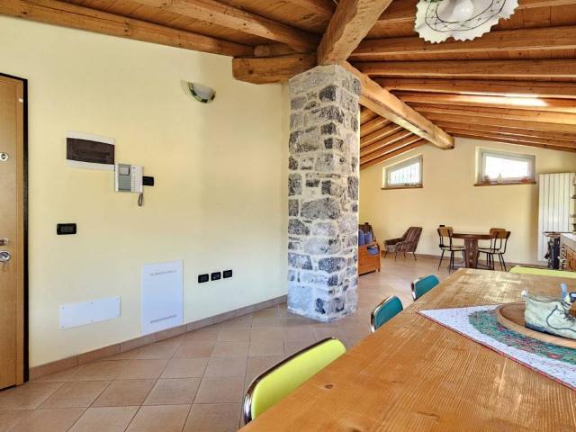 Appartamento in vendita a Comunità Montana della Valle Brembana, Bracca