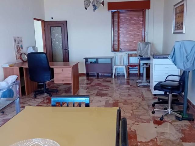 Appartamento in vendita a Calabria, Reggio Calabria