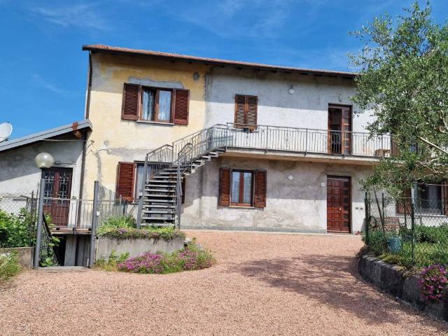 Appartamento in vendita a Brebbia, Lombardia