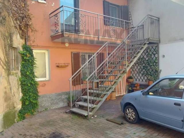 Appartamento in vendita a Brebbia, Lombardia
