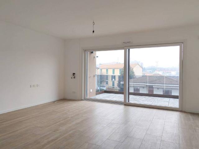 Appartamento in vendita a Bregnano, Lombardia