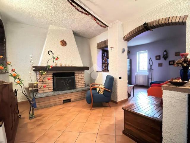 Appartamento in vendita a Bregnano, Lombardia