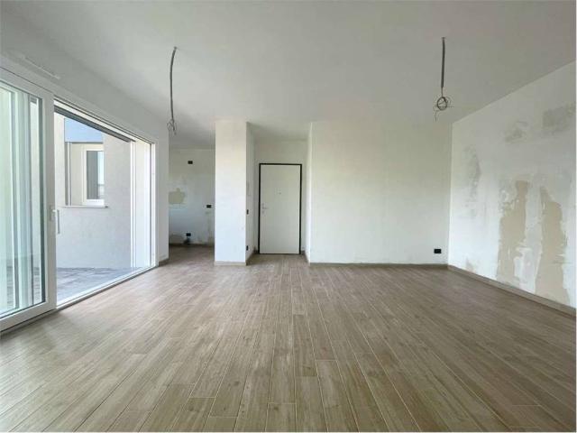 Appartamento in vendita a Bregnano, Lombardia